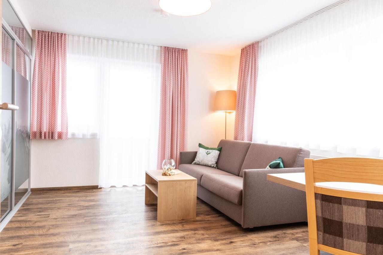 イェルツェンス Pitztal Livingアパートホテル エクステリア 写真