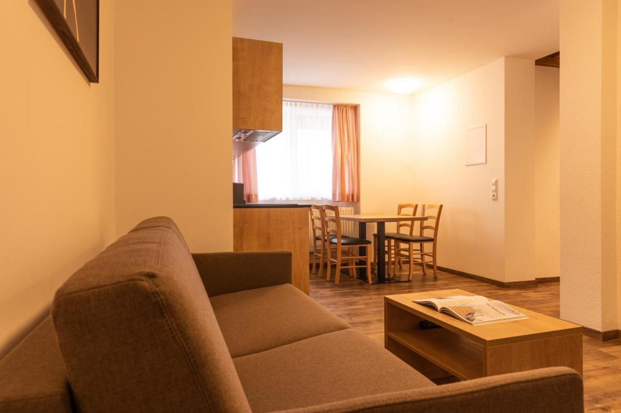 イェルツェンス Pitztal Livingアパートホテル エクステリア 写真