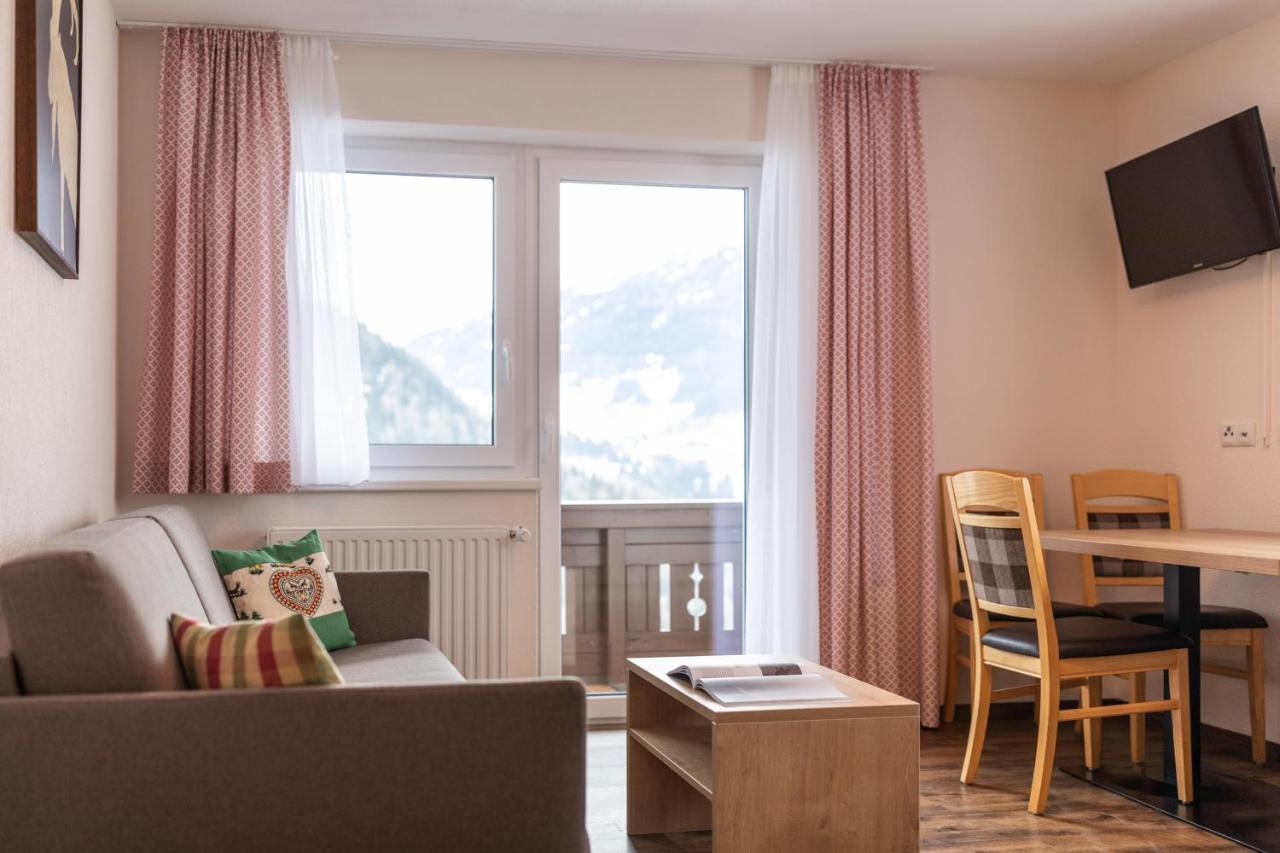 イェルツェンス Pitztal Livingアパートホテル エクステリア 写真