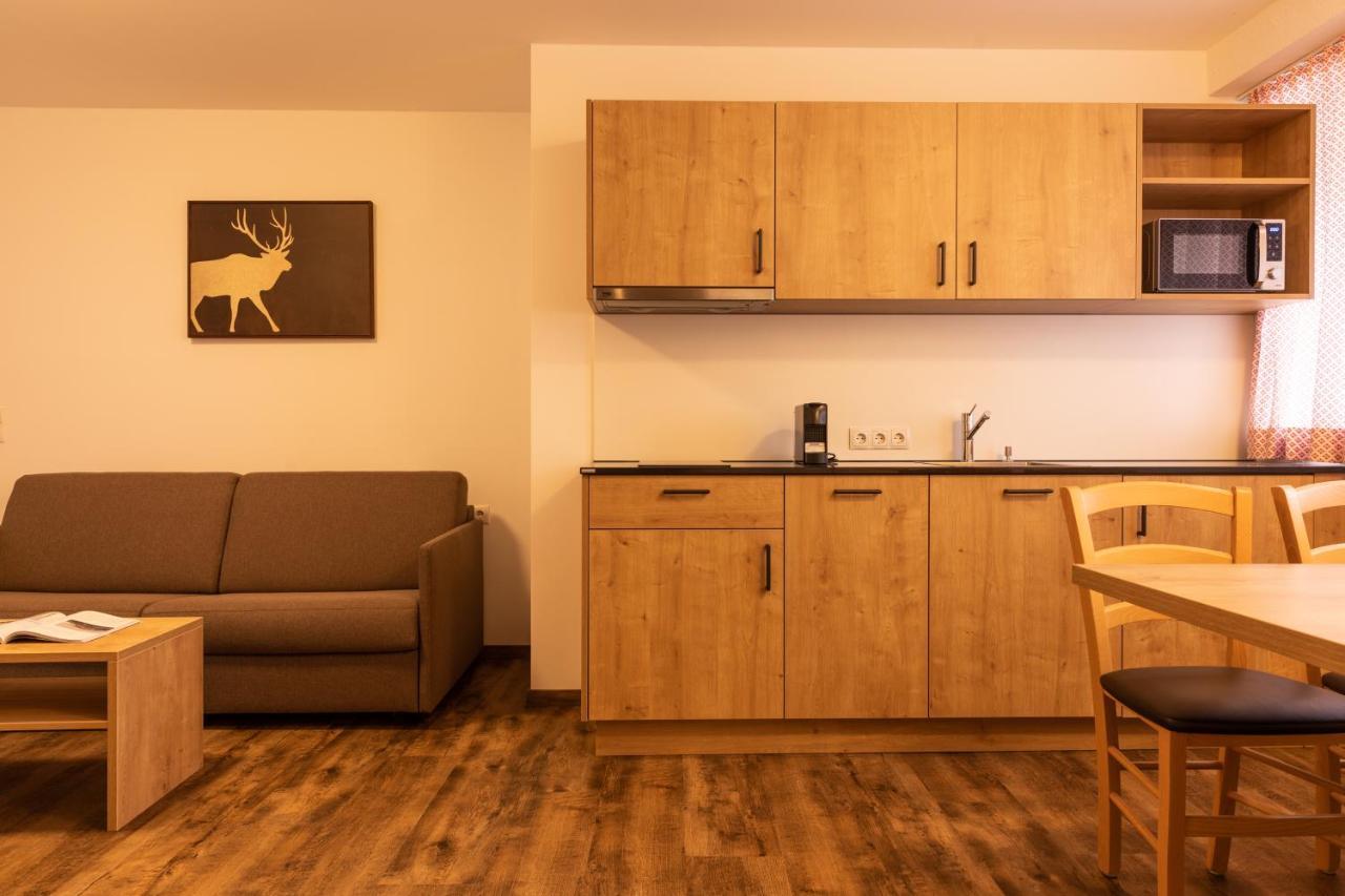 イェルツェンス Pitztal Livingアパートホテル エクステリア 写真