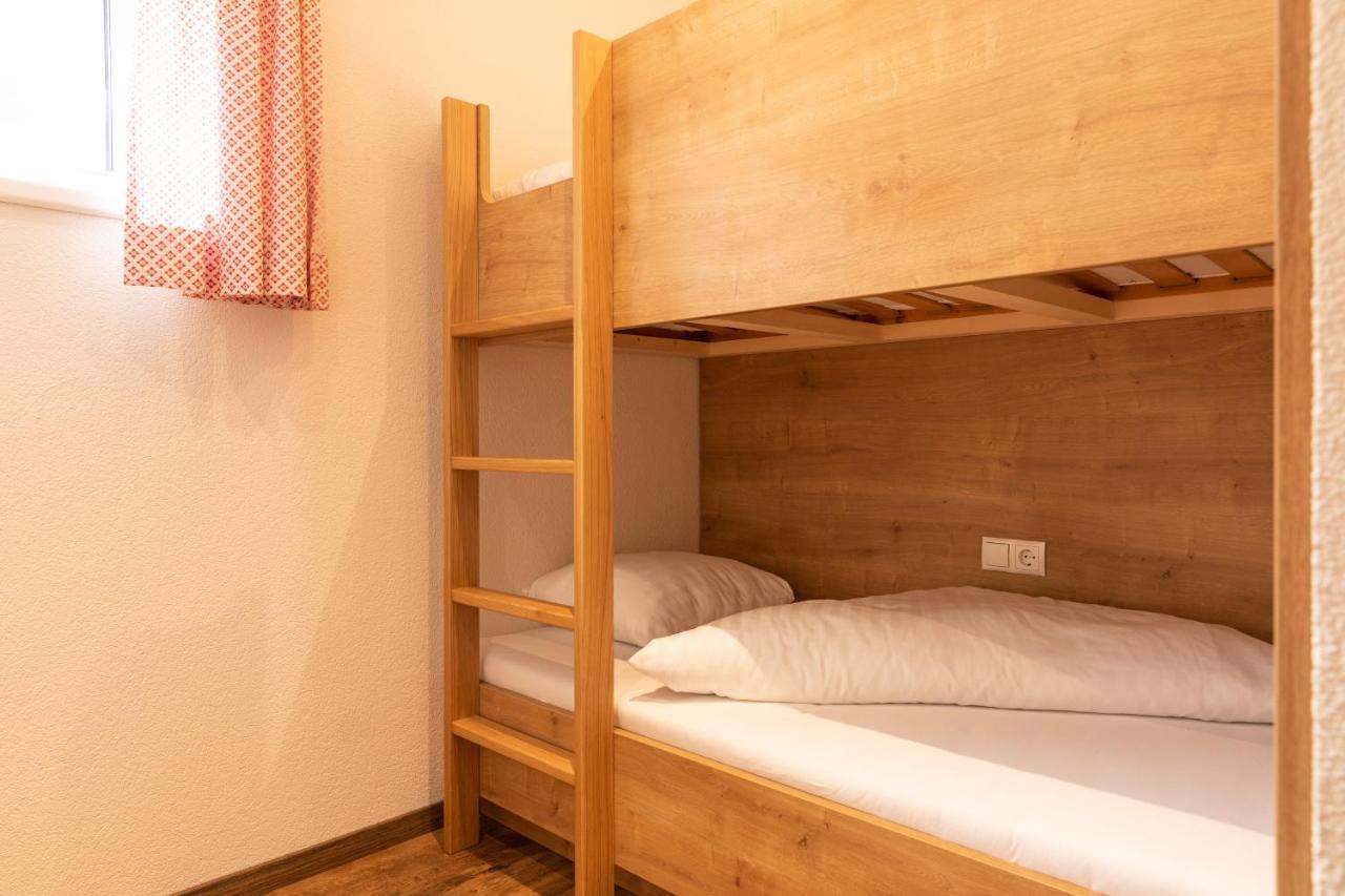 イェルツェンス Pitztal Livingアパートホテル エクステリア 写真