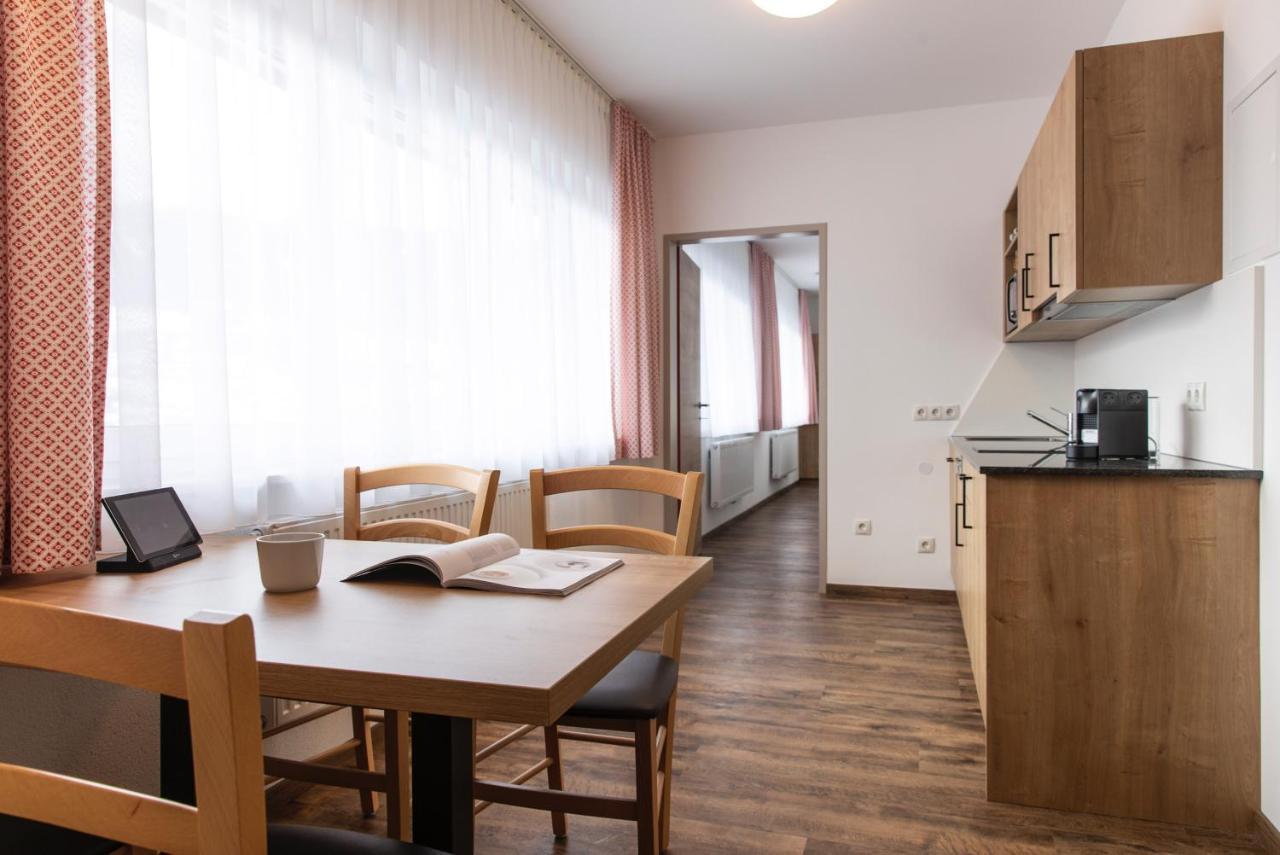 イェルツェンス Pitztal Livingアパートホテル エクステリア 写真
