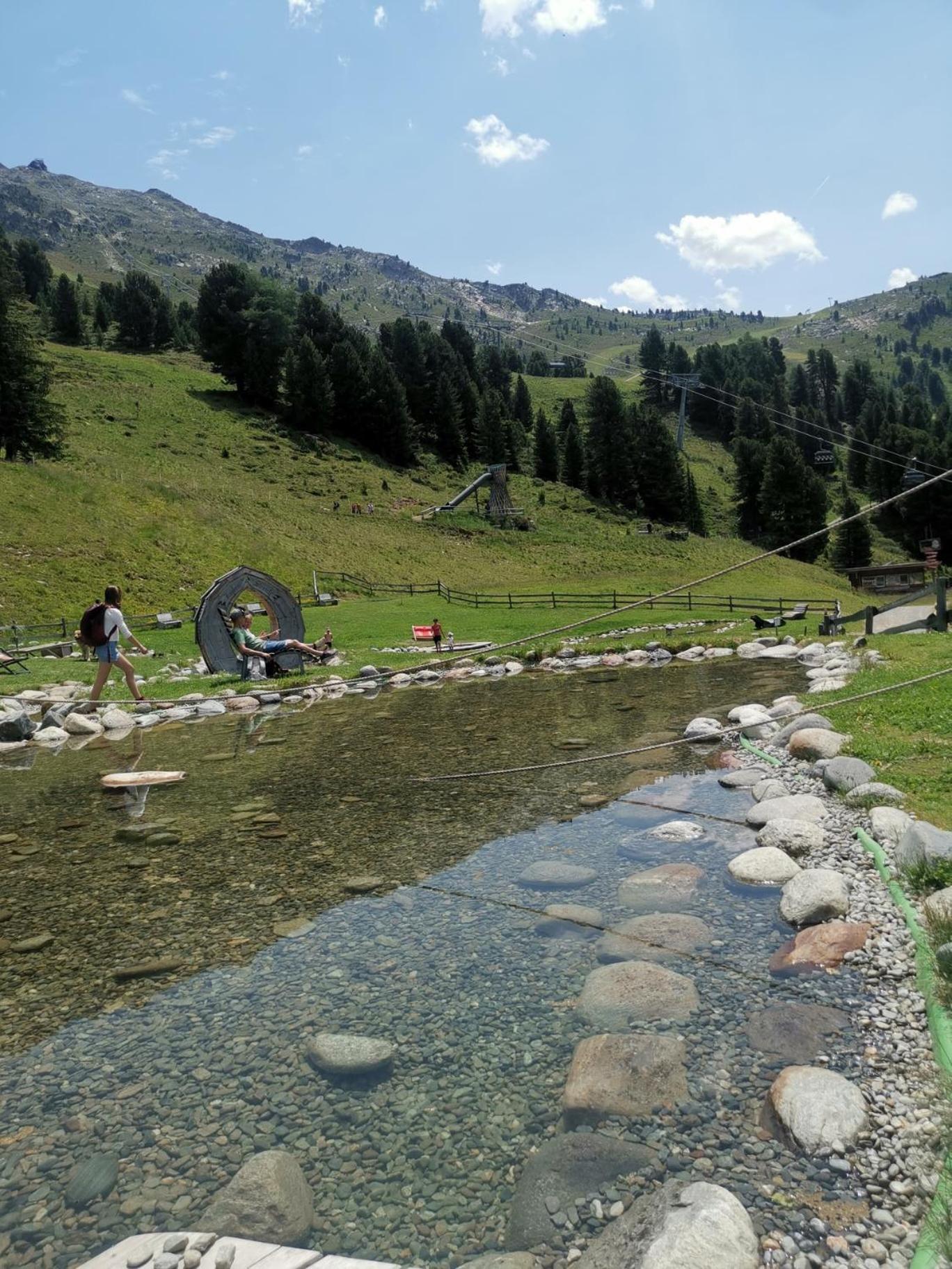 イェルツェンス Pitztal Livingアパートホテル エクステリア 写真