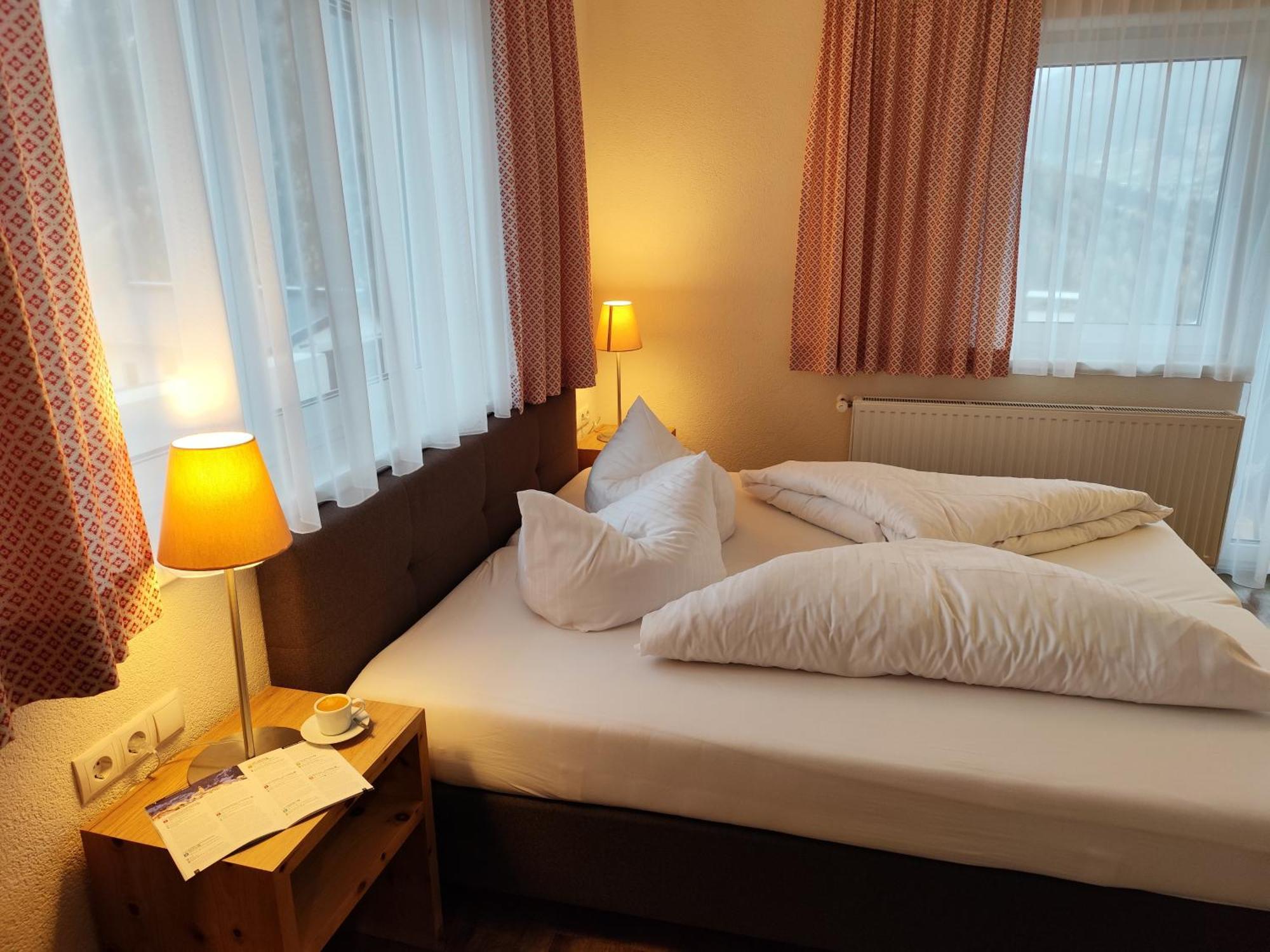 イェルツェンス Pitztal Livingアパートホテル エクステリア 写真