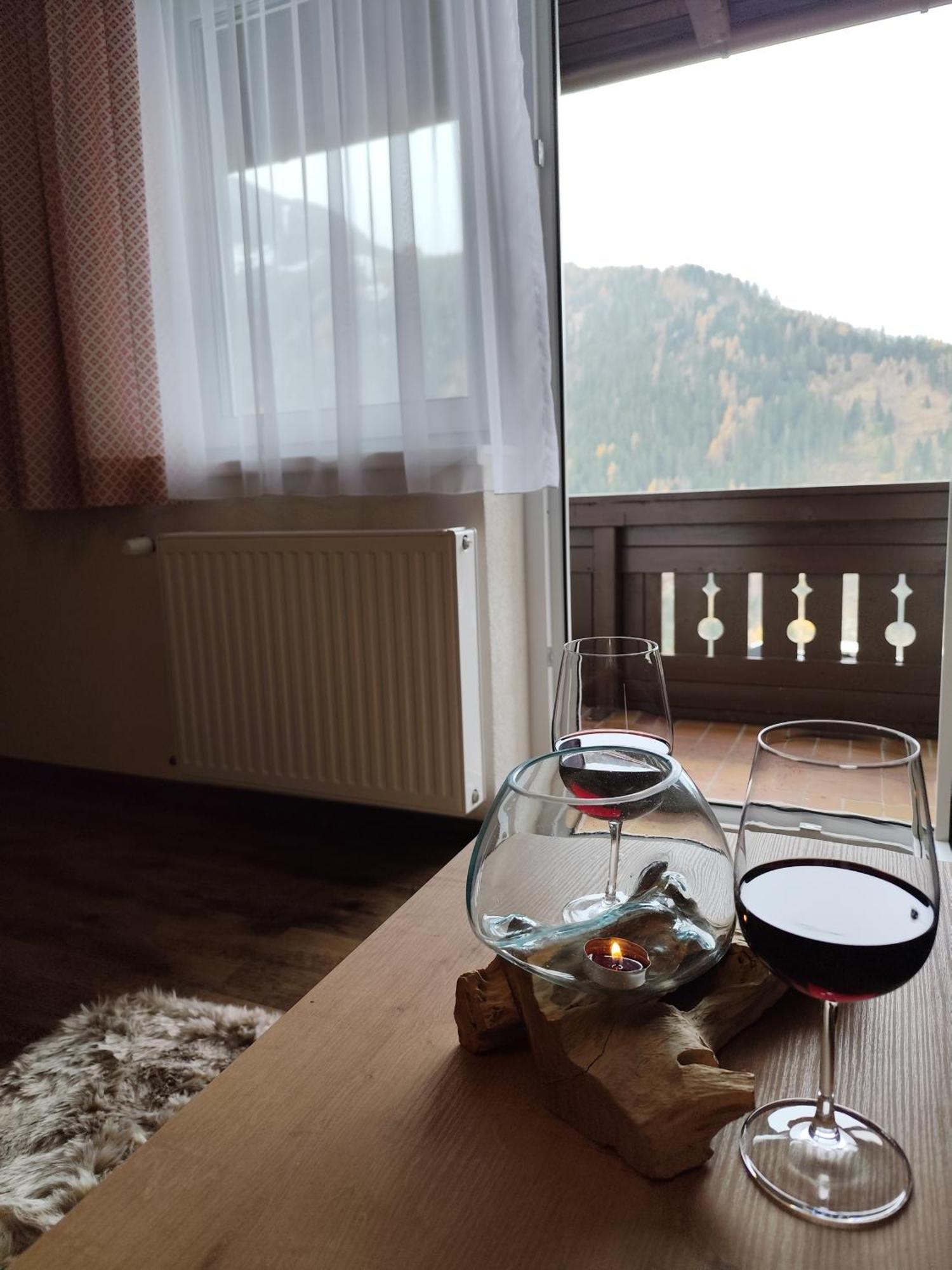イェルツェンス Pitztal Livingアパートホテル エクステリア 写真