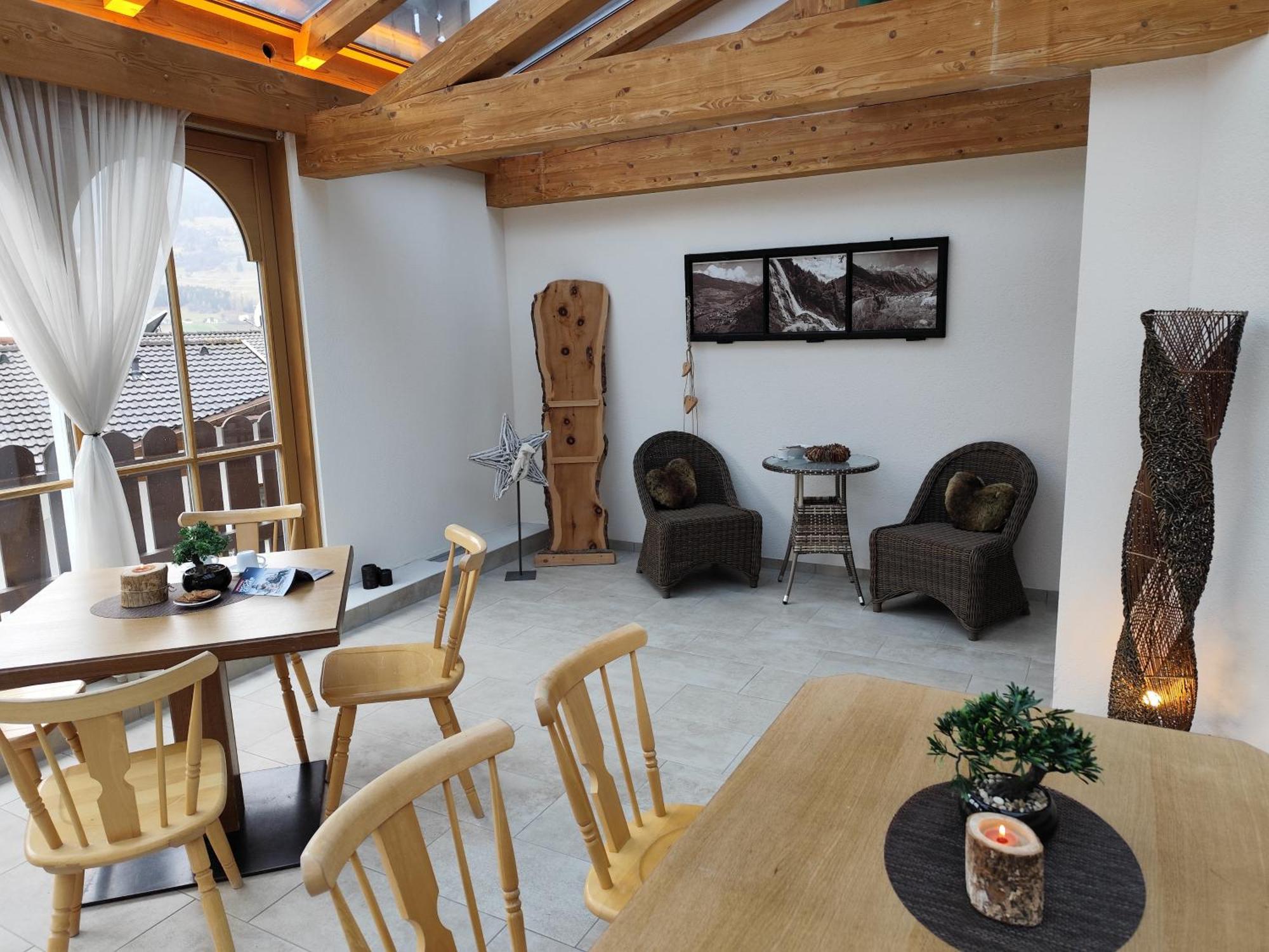 イェルツェンス Pitztal Livingアパートホテル エクステリア 写真