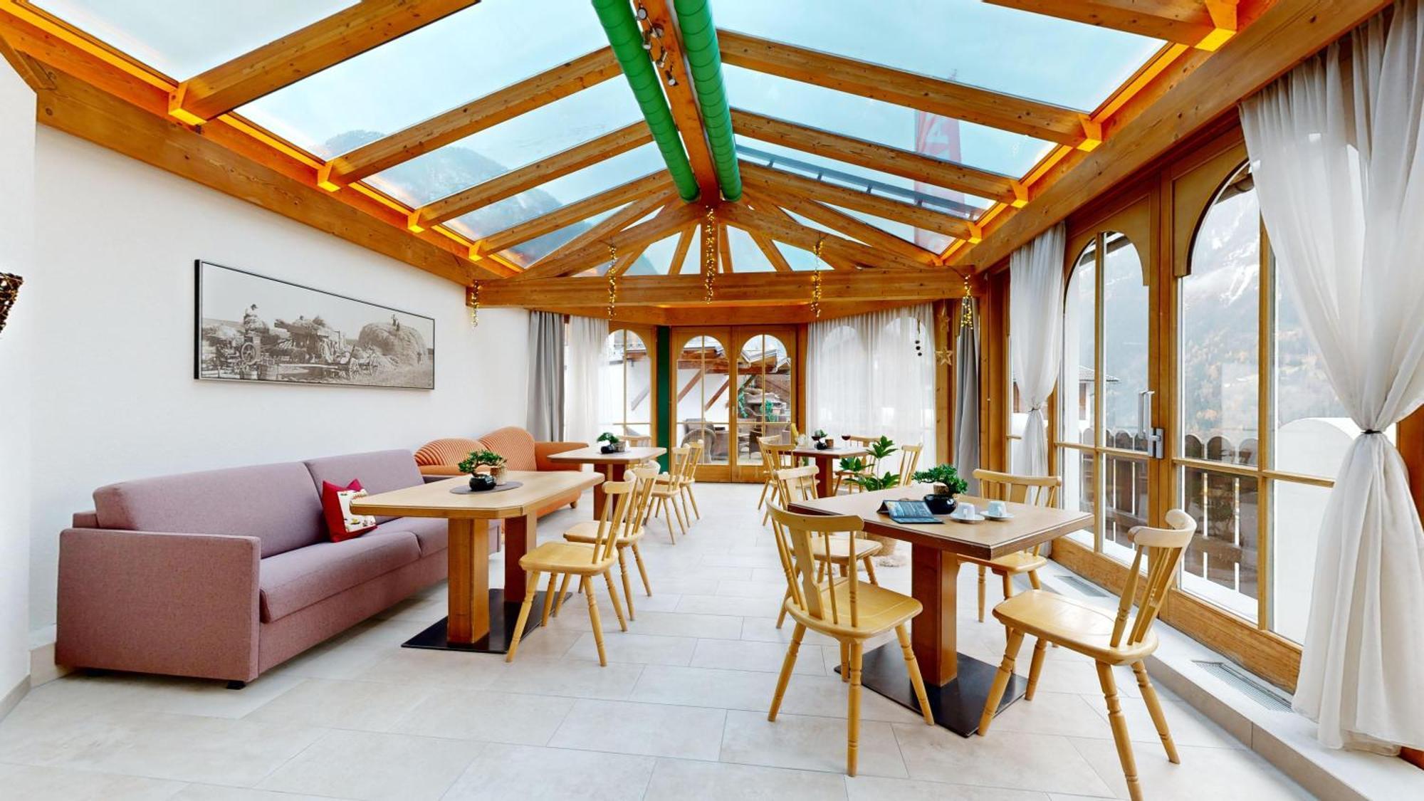 イェルツェンス Pitztal Livingアパートホテル エクステリア 写真