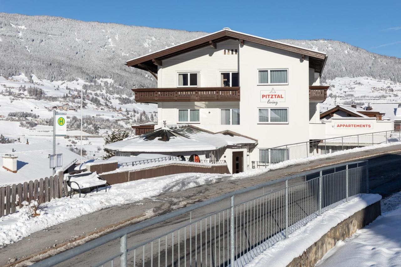イェルツェンス Pitztal Livingアパートホテル エクステリア 写真