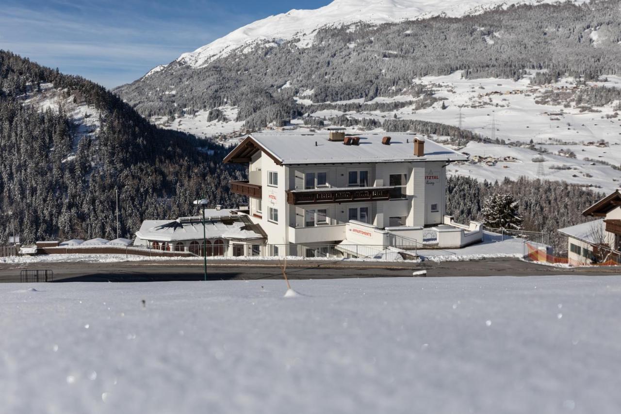 イェルツェンス Pitztal Livingアパートホテル エクステリア 写真
