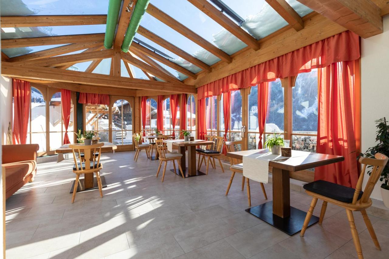 イェルツェンス Pitztal Livingアパートホテル エクステリア 写真